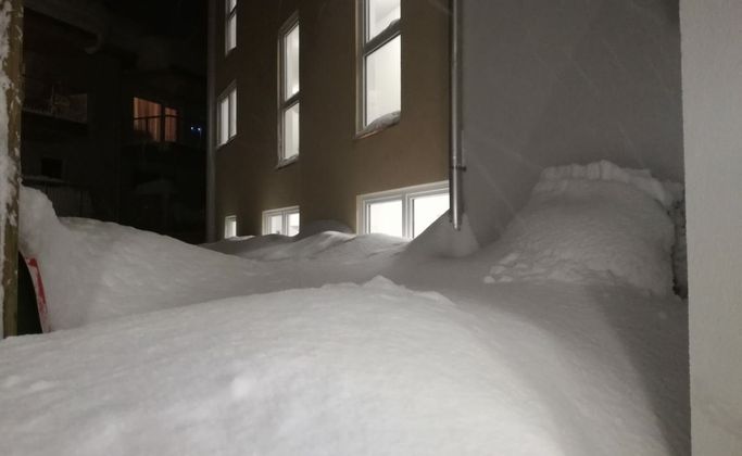 Schnee bis zum Fenster in Hochfilzen.