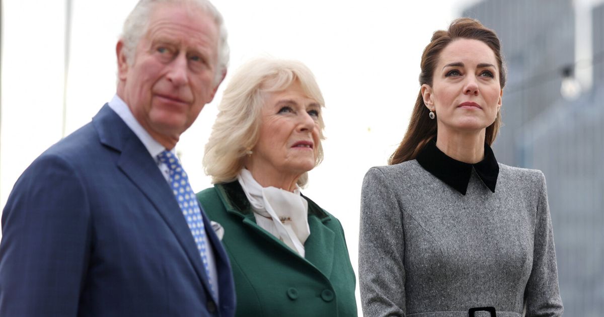 König Charles vergibt neue Titel an Queen Camilla und Prinzessin Kate ...
