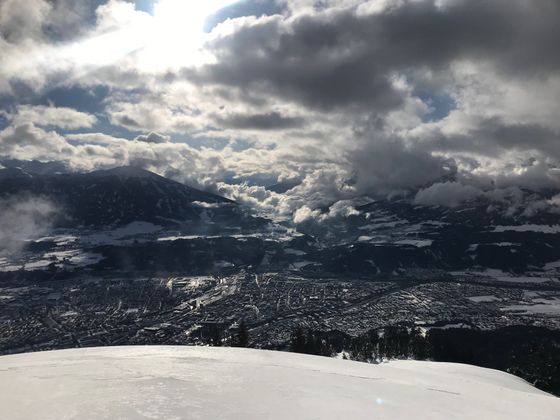 Blick auf Innsbruck und ins Wipptal.