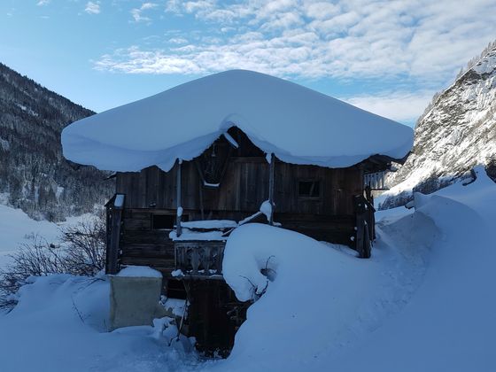 Schneeüberhang