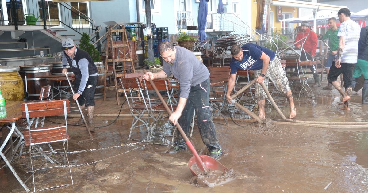 Das Große Aufräumen Nach Dem Hochwasser Hat Begonnen Tiroler Tageszeitung Aktuelle 7713